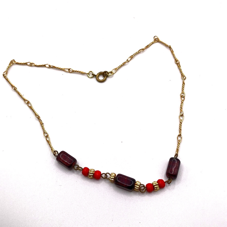 Red glass bead necklace decorative gold tone metal 40cm chain vintage Boho