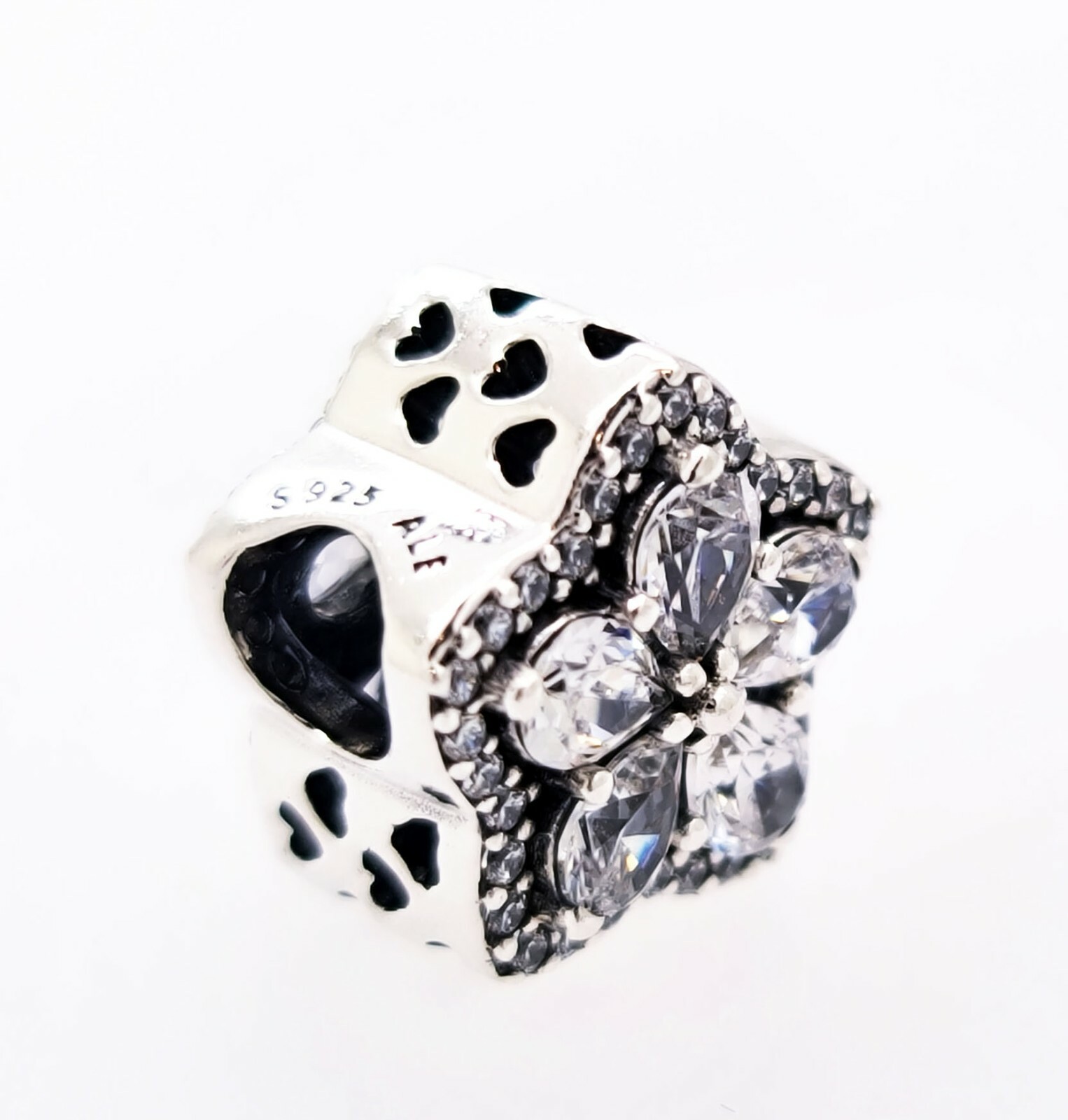 New 100% Authentic PANDORA 925 Sparkling Snowflake Pave Charm Pendant 799224C01