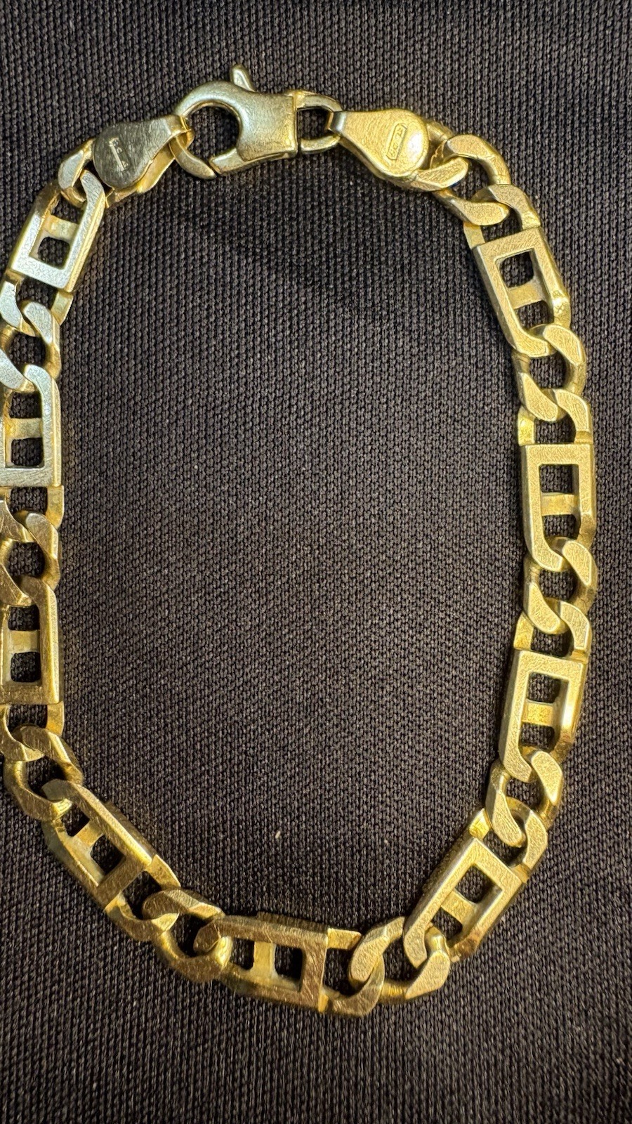14K Italy Gold Figaro Chain Link Bracelet 7.5in. Lobster Clasp, No Main Stone