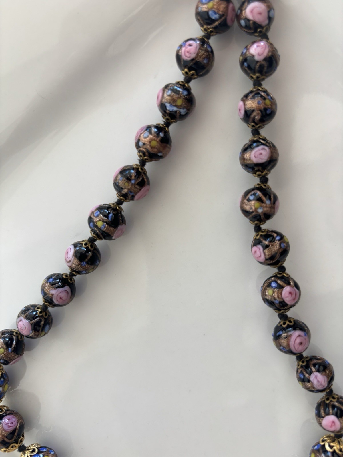 Black Glass Beaded Necklace Pink Rose & Blue Accents Gold-Tone Barrel Clasp