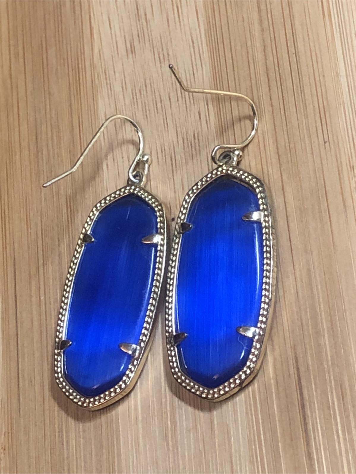 b47. Kendra Scott Elle? Gold tone Elongated Cobalt Blue Hook Earrings 1 7/8″