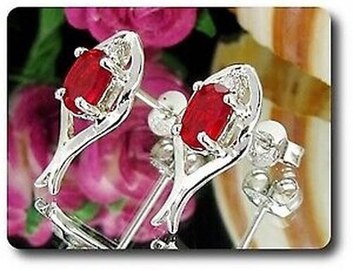 Earrings Ruby 0 3/32×0 9/32in Gold Plated White 18 K.