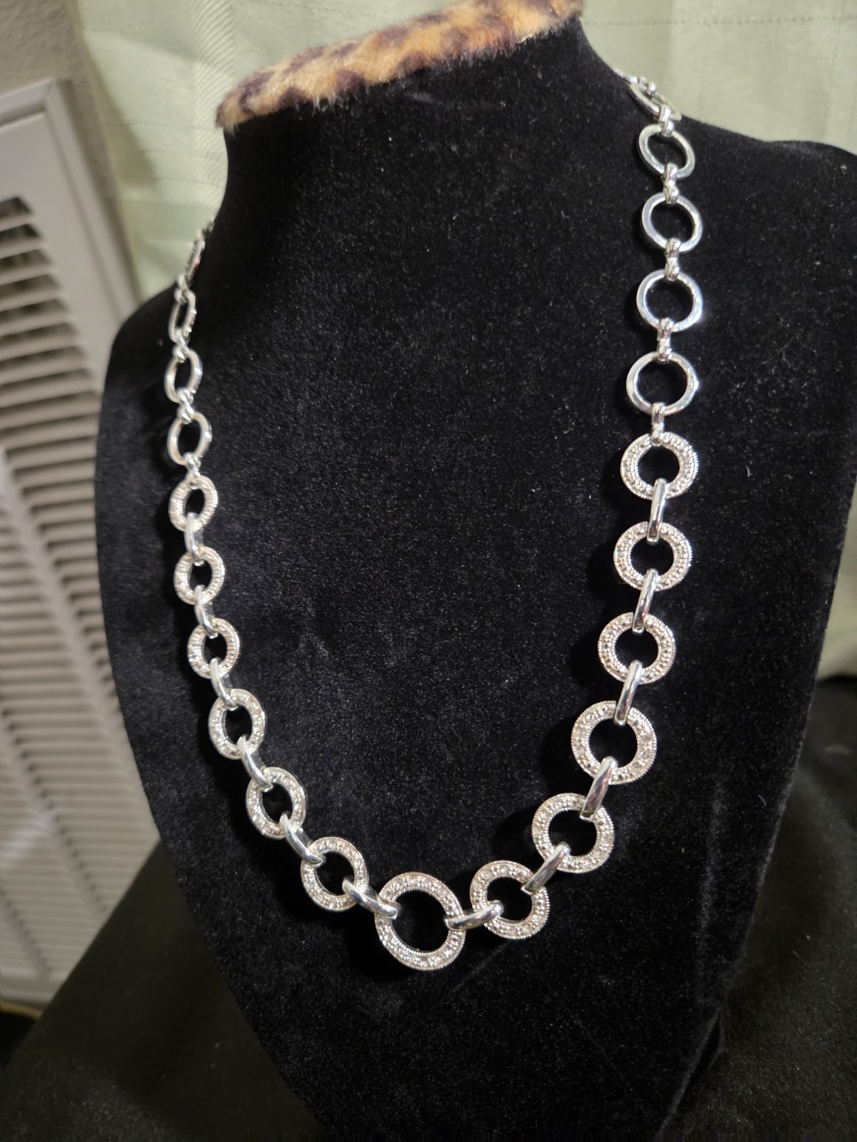 Crown Trifari Rhinestone Silver Tone Necklace ELEGANT Vintage 18″