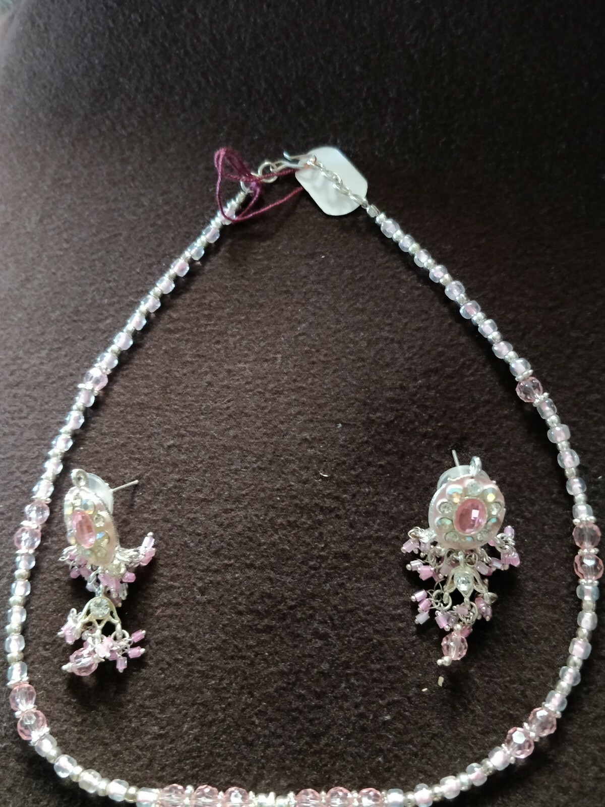 NECKLESS AND EARRING GIFT SET AS SEEN IN PICTURE