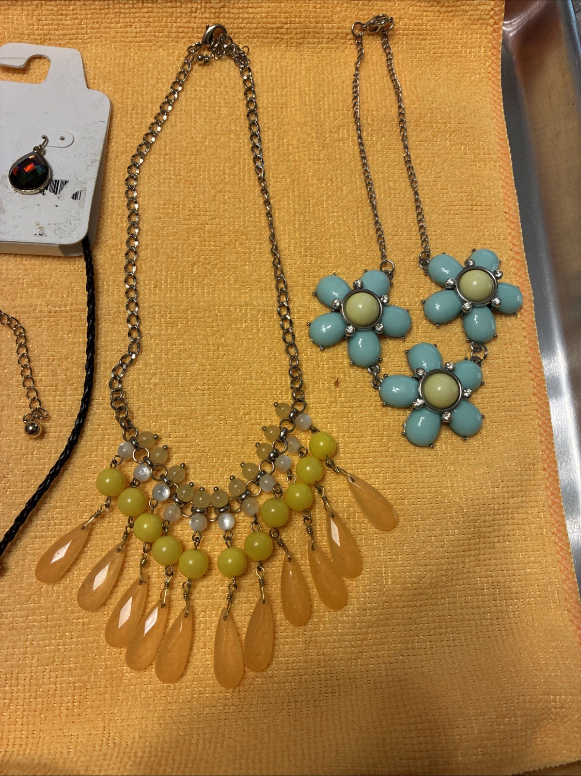 Fashion necklaces. 5 Piece Lot of Colored & Clear Gold Tone Fashion Necklaces