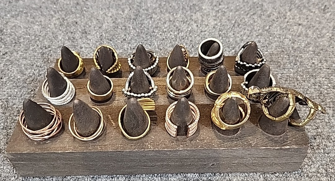 Jewelry 18 Rings Egyptian Theme Adjusts Sized Stretch See Description Lot #219