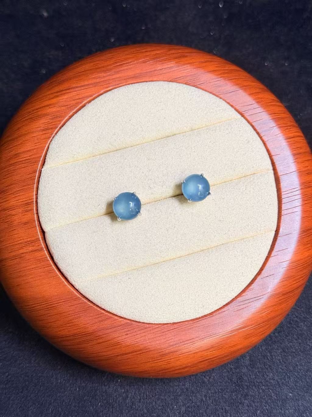 Nice Natural sky blue jadeite stud earring