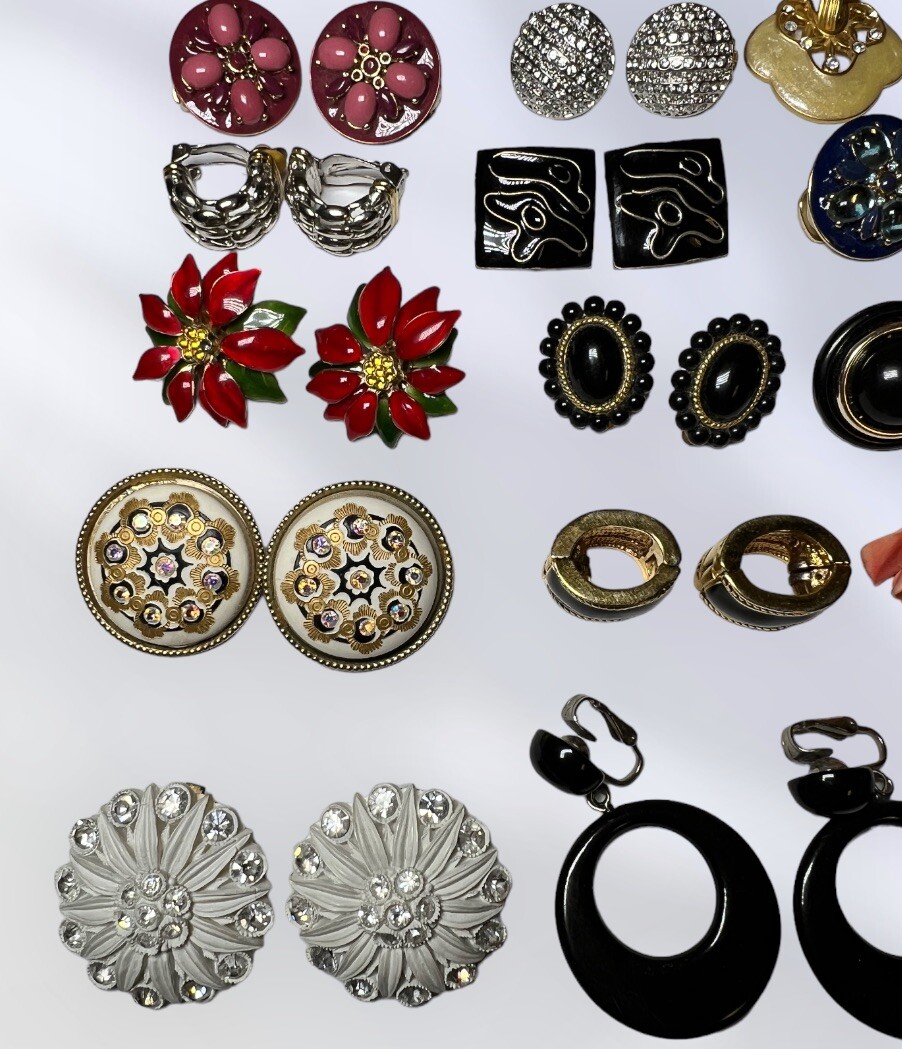 Lot Of 23 Vintage Pairs Clip On Screw Earrings Rhinestone Ceramic Enamel