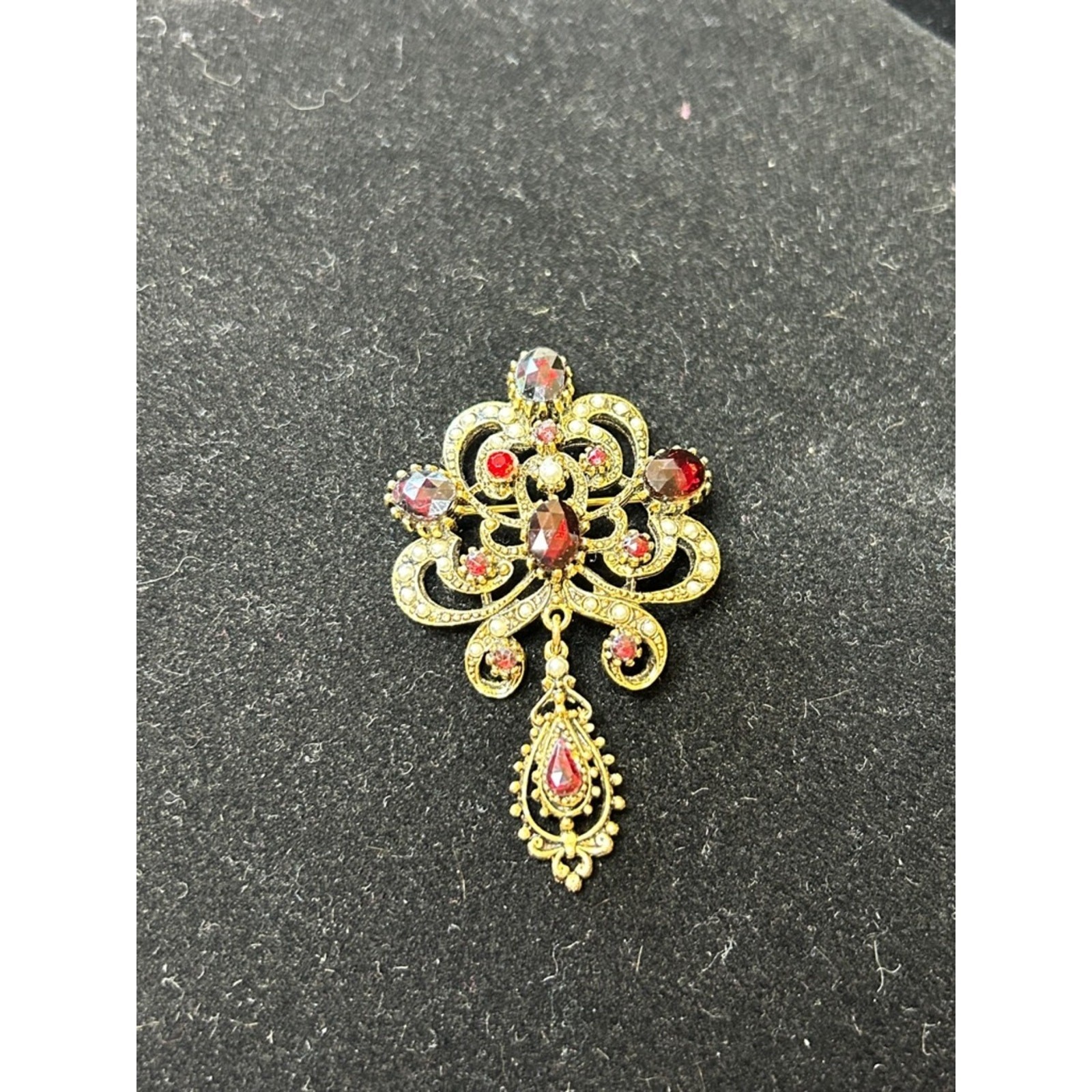 Gold-Tone Red Cabochon Filigree Pendant Brooch – Unbranded
