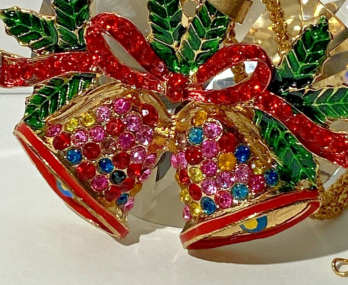 BETSEY JOHNSON CHRISTMAS BELLS MULTICOLOR CRYSTALS BOW HOLLY LEAVES GOLD PENDANT