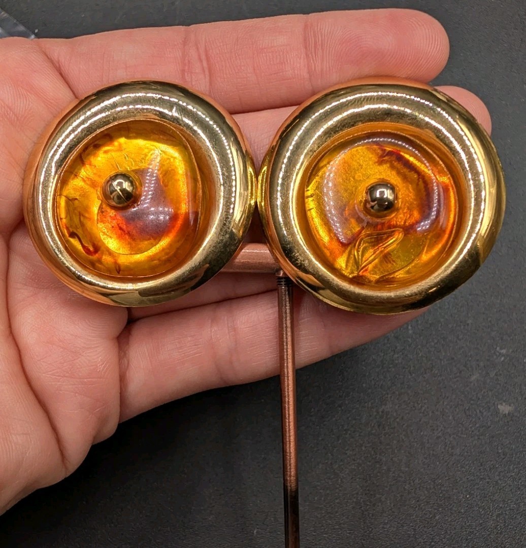 Vintage Signed Valentino Garavani Marbled Runway Bold Gold Tone Clip On Earrings