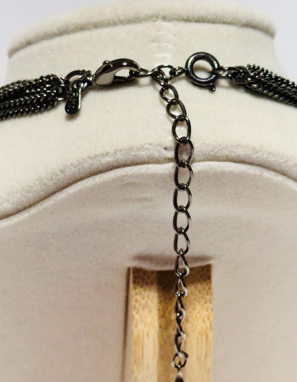 Roman Gray Faux Pearl Multilayered Necklace With Bead Clusters 22″. Silver Tone.
