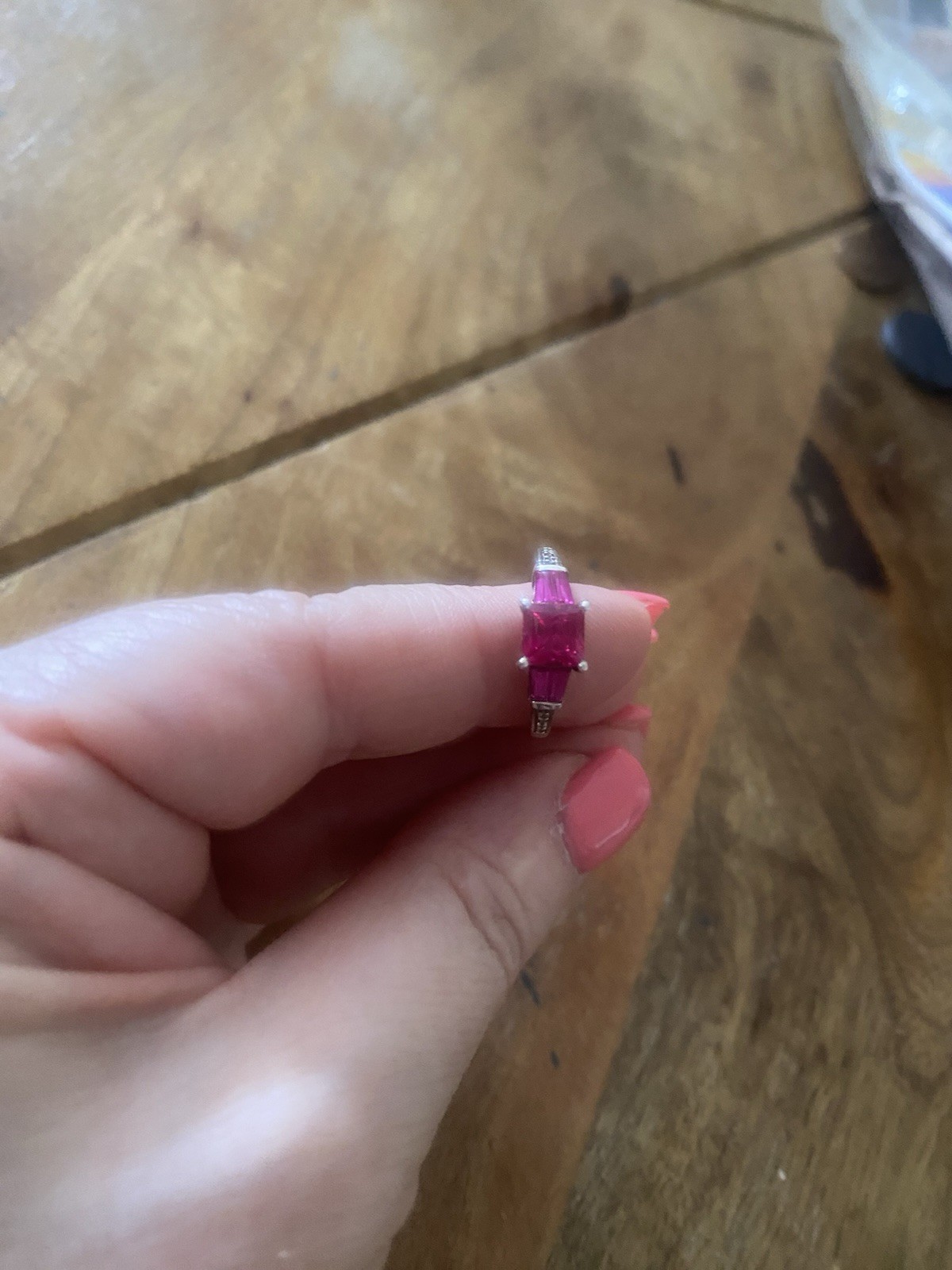 STS 925 Silver Band Ring Size 7 Pink Square Sapphire Ruby Stone Silver Tone