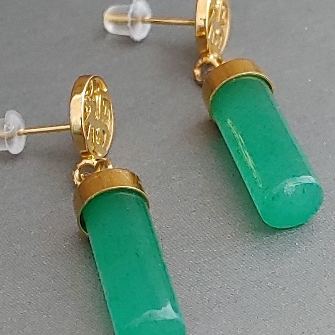 Translucent Green Stone Gold Tone Chinese Earrings Post Dangles 1.5”