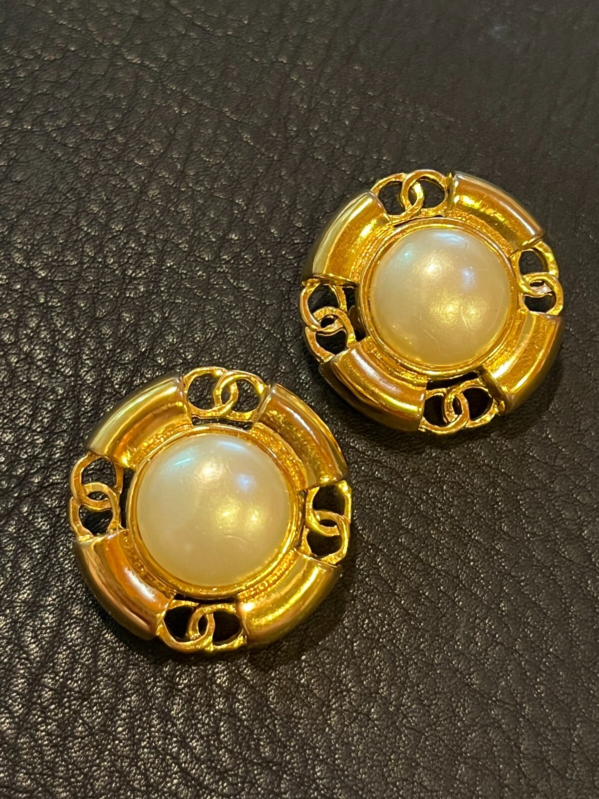 CHANEL Earrings AUTH Coco CC Logo Rare Vintage Gold 94P 4 CC Pearl 3.1cm F/S