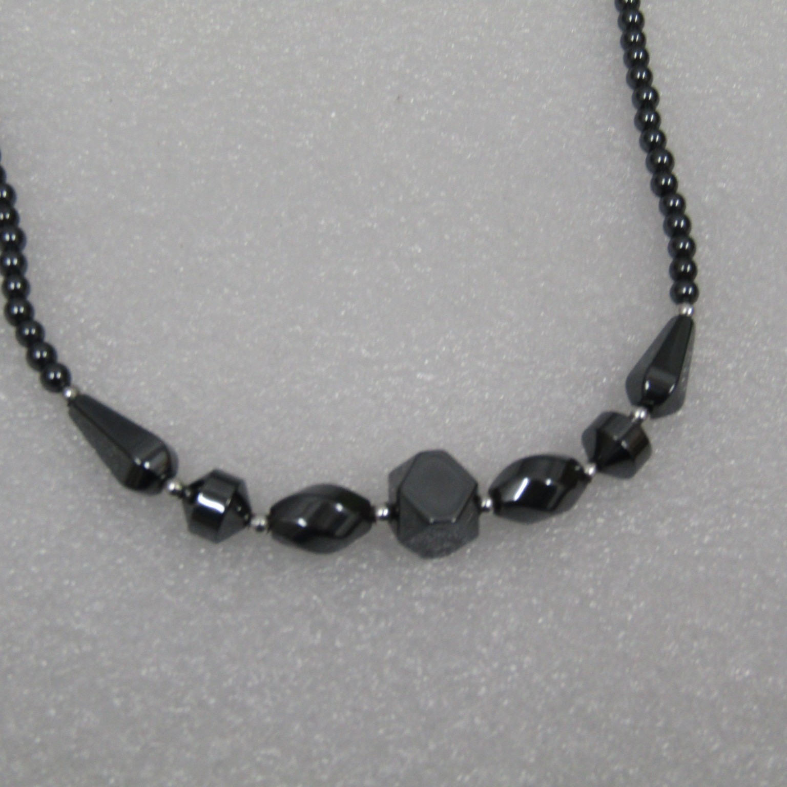 Women’s Jewelry Black Necklace Hematite Beads None Magnetic