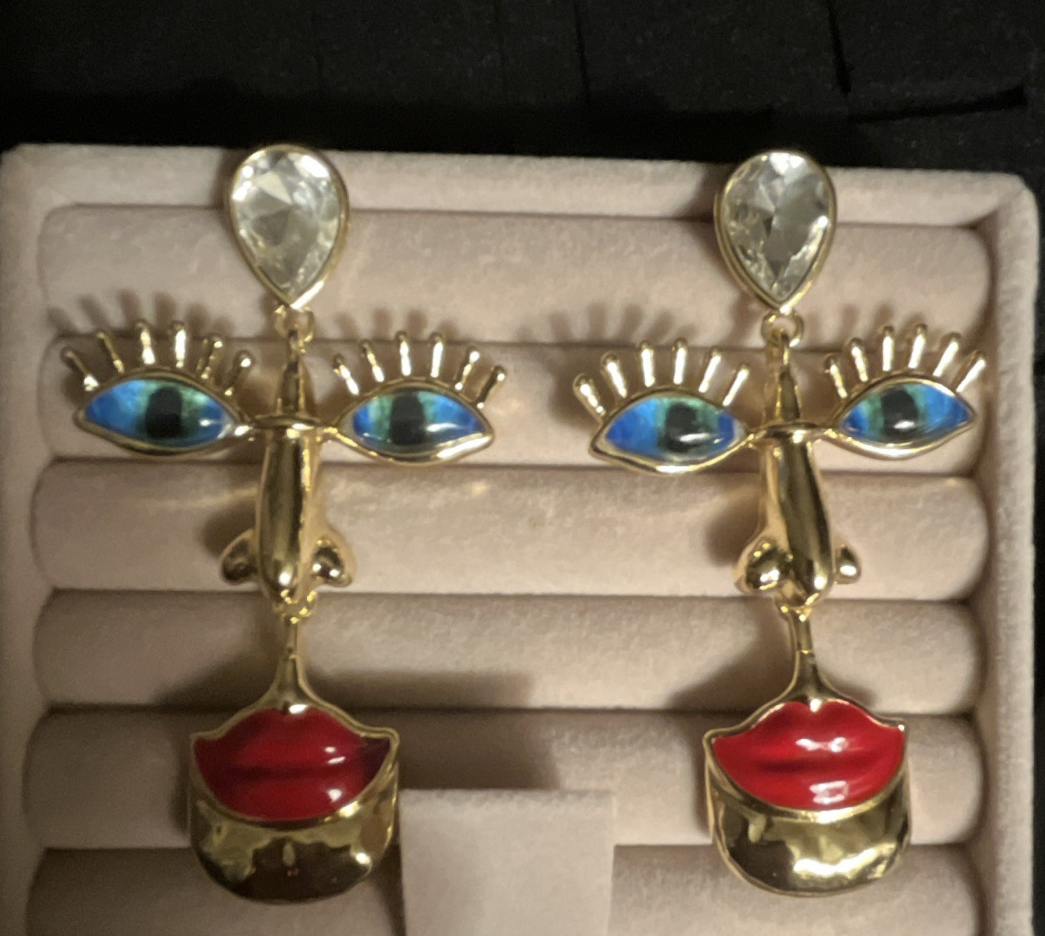Gold Tone Enamel Face Eyes & Red Lips Rhinestone Dangle/Drop Earrings