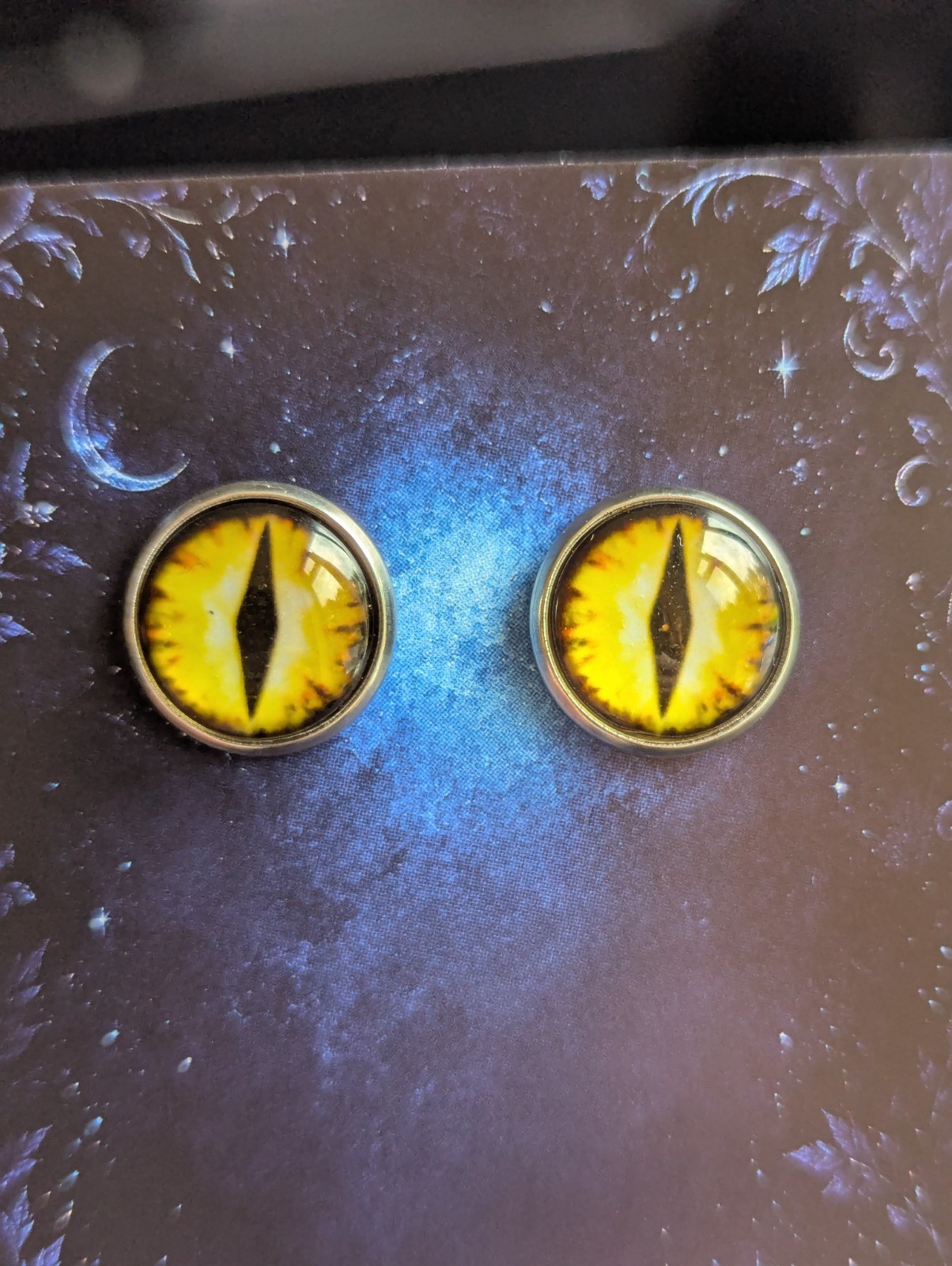 Dragon Eye Stud Earrings Necklace Set Fantasy Gothic Cat Reptile Eye Jewellery