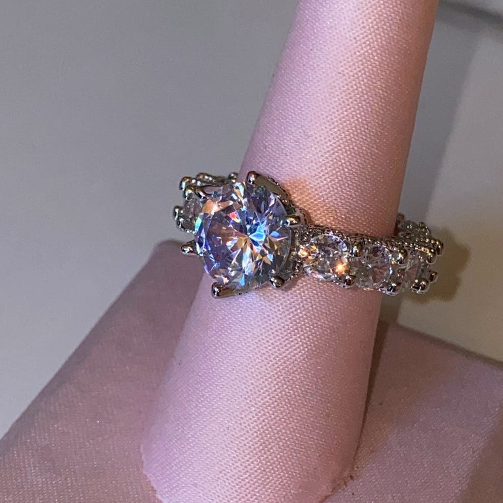New – Size 7 Clear White Round CZ Solitaire Ring Prong Band Silver Gemstone