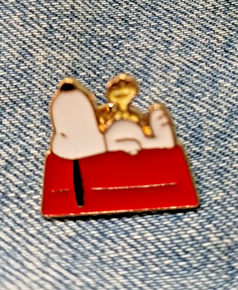 SNOOPY ENAMEL PIN- UNBRANDED-SHIP ALL THE PINS YOU BUY FOR $4.99-VISIT OUR STORE