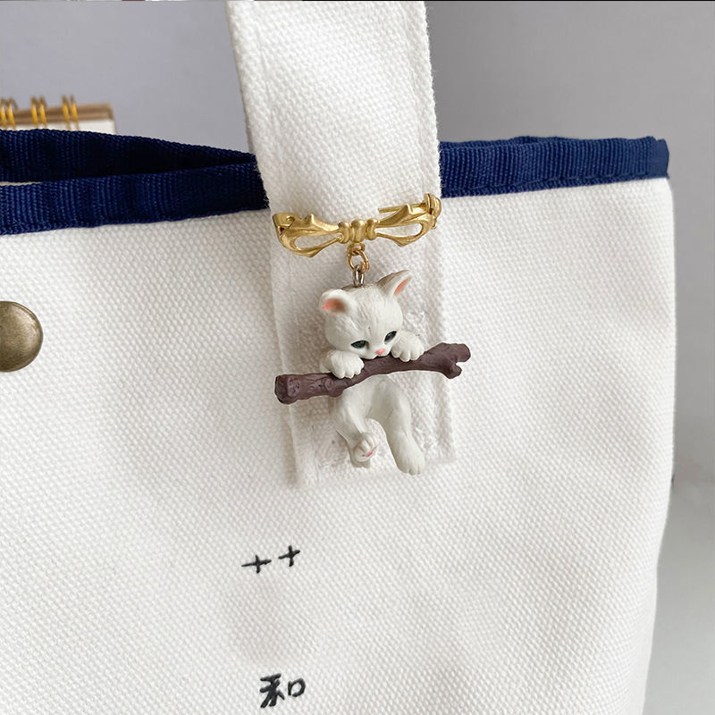 Cartoon Kitten Brooch New Trendy Personality Female Cute Badge Accessories Pin