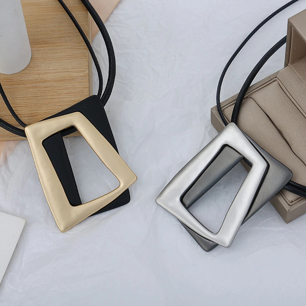 2023 Sweater Chain Long Necklace Trendy Zinc Alloy Metal Gold Color Necklaces
