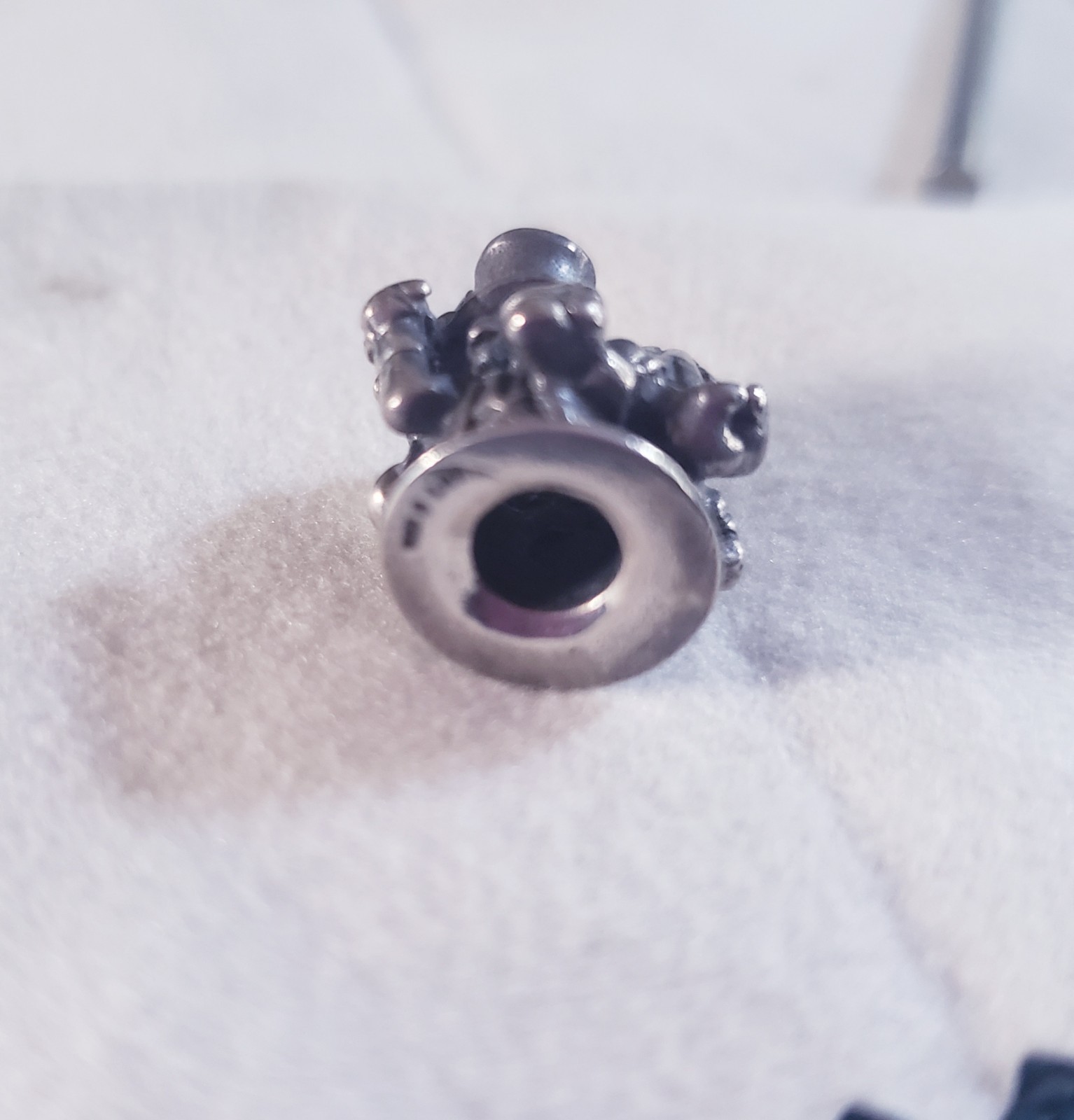 Gently Pre-own Trollbeads HTF World Tour United Kingdom Alice in Wonderland Bead