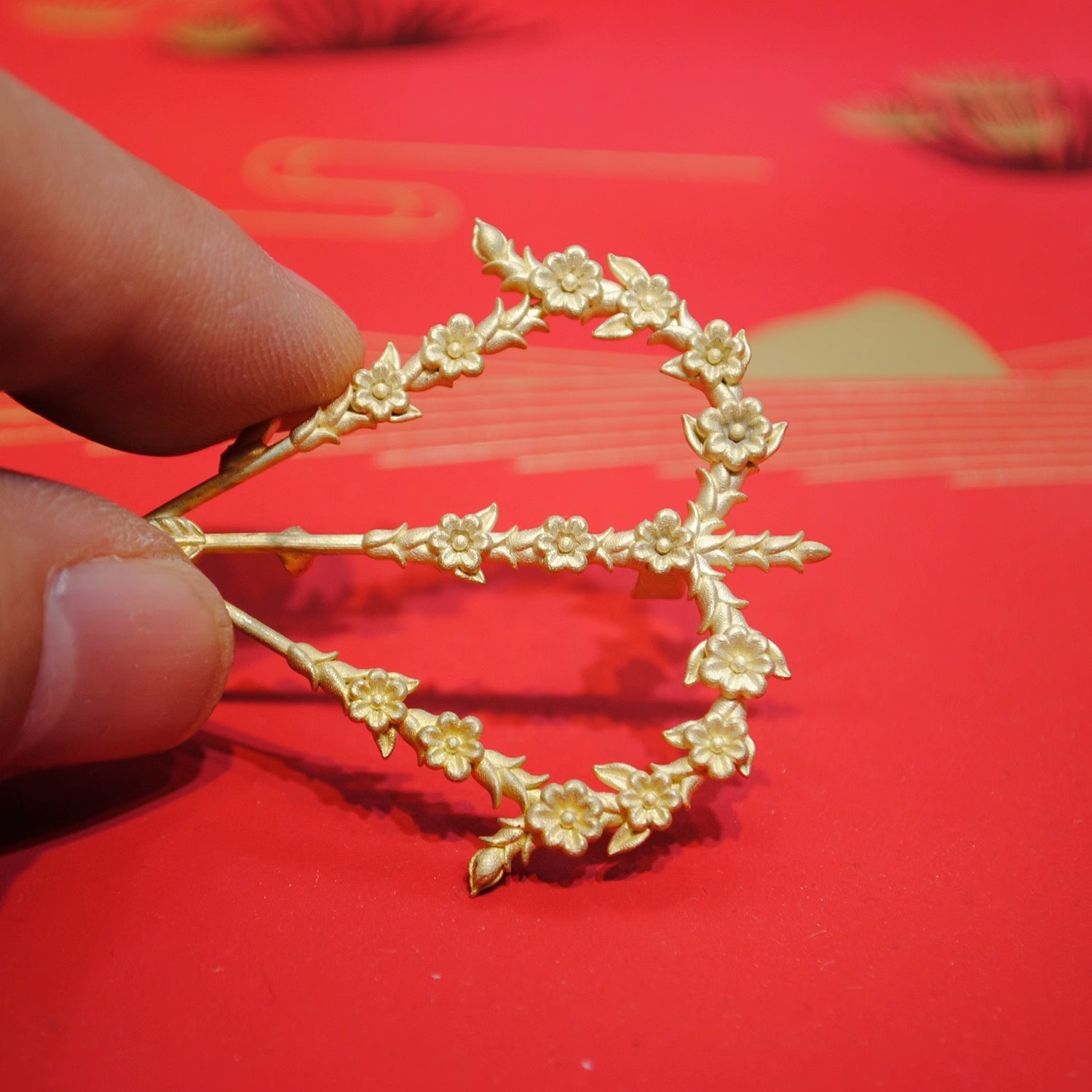 Gold Plated Heart Brooch Fashion Women’s Suit Evening Dress Accessory