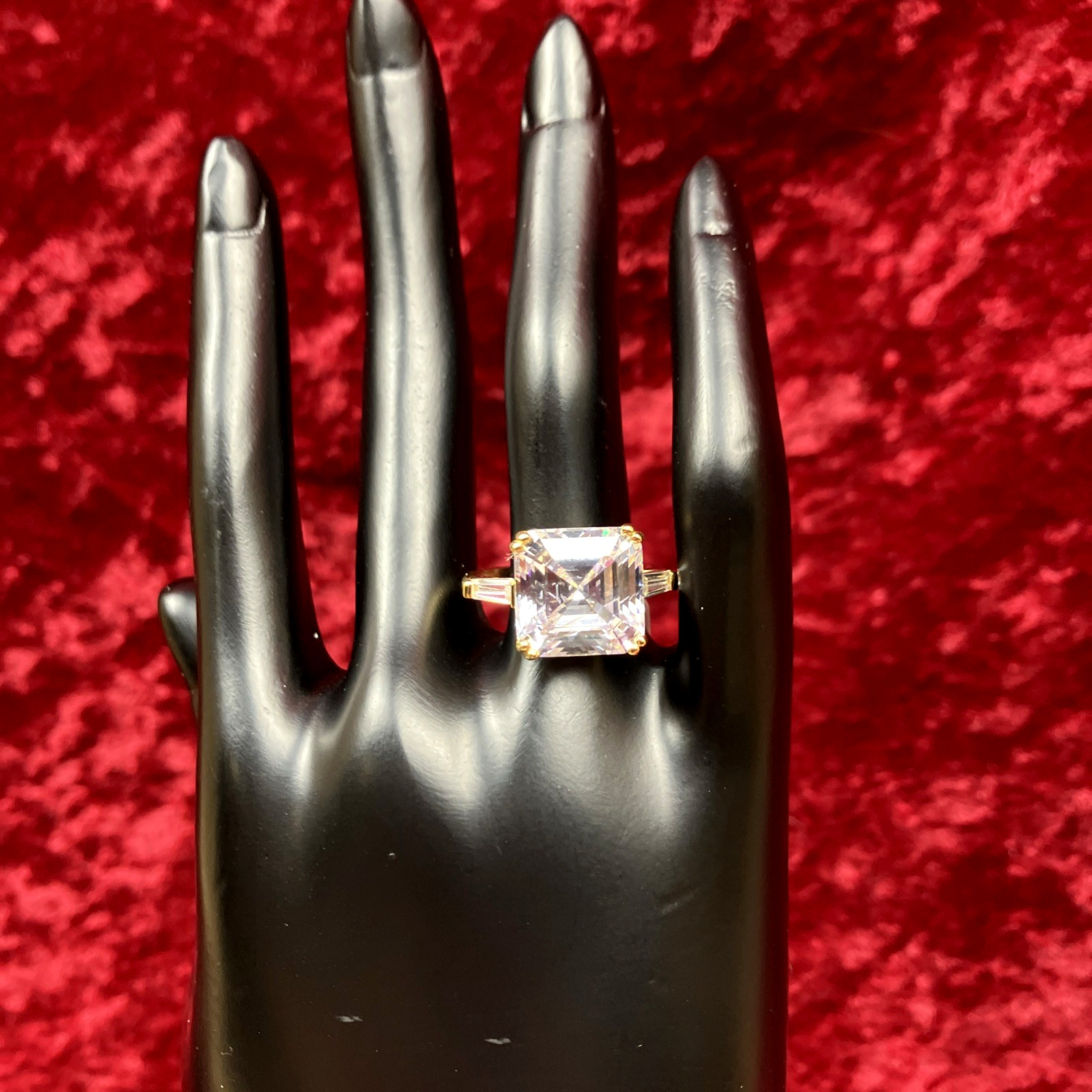 Macy’s CZ Asscher Cut Center Stone Ring In Gold Plate Size 6 NWT RP $60