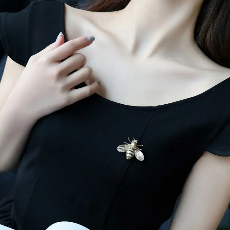 Women Fashion Bee Brooch Crystal Rhinestone Animal Pin Party Corsage Jewelry