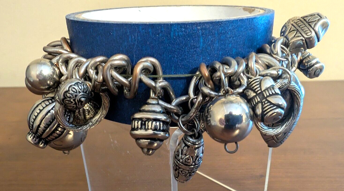 Silver-Tone Linked Chunky Stretch Bangle Bracelet Lots of Charms UN-branded