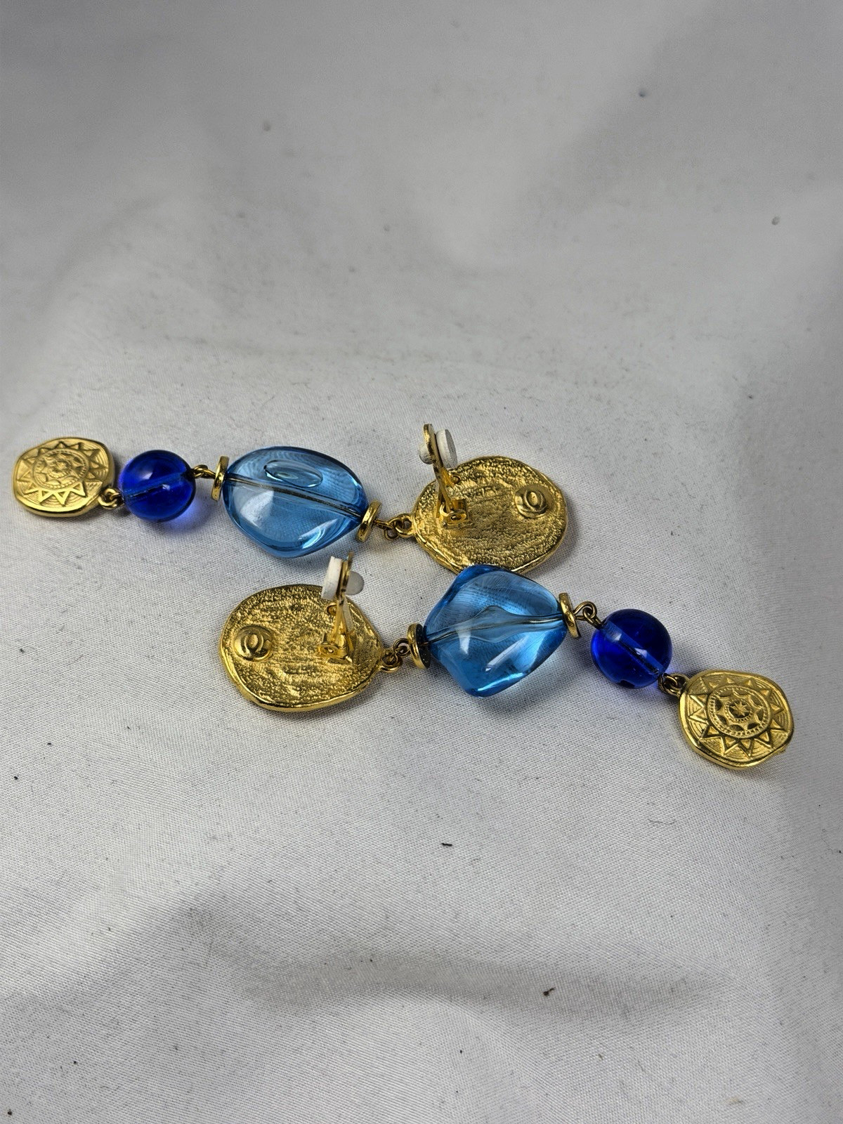 Norma Jean Unsigned Earrings High End Gold Tone Shades of Blue Dangle Drop