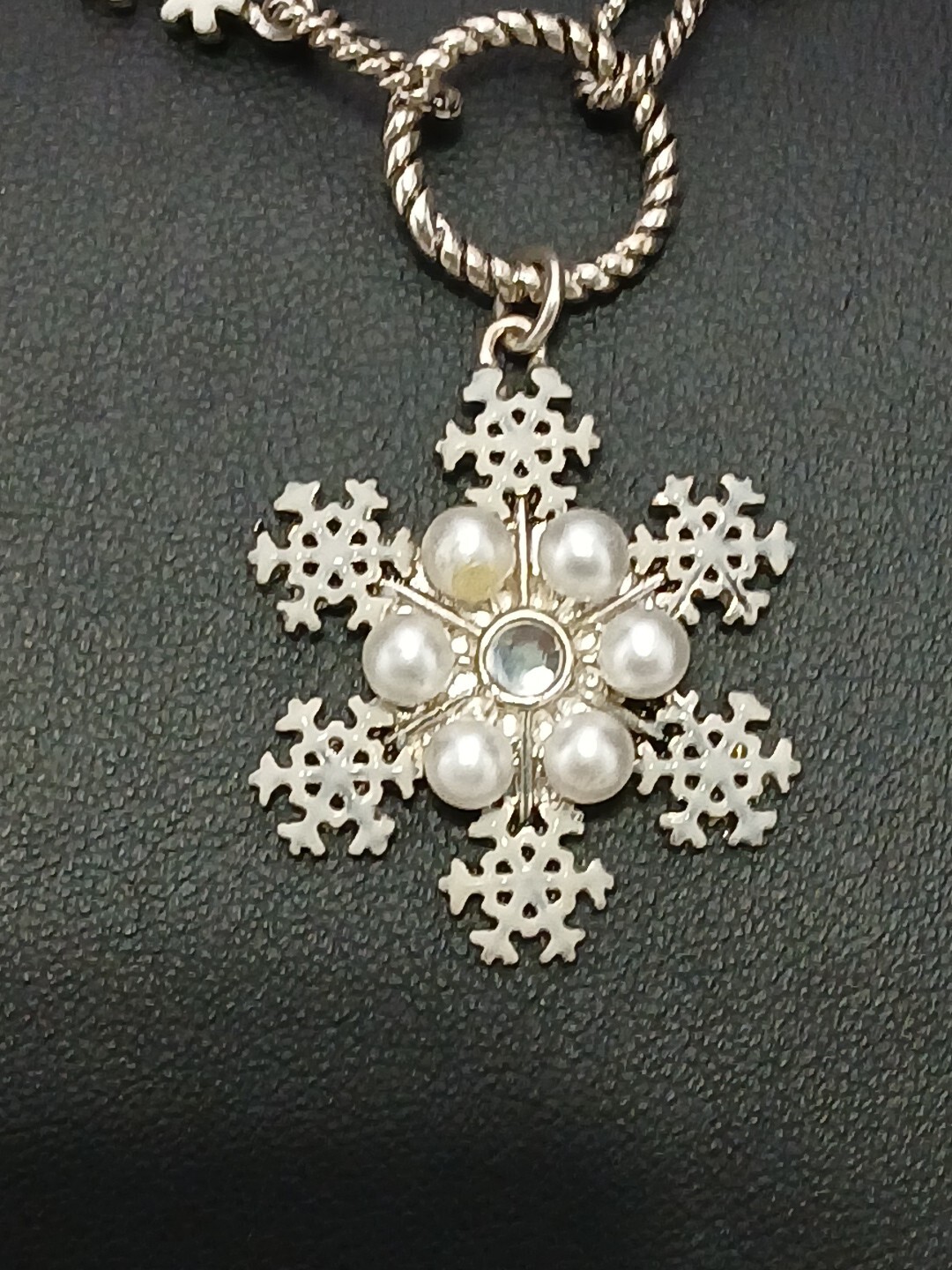 Winter Wonderland Silver tone snowflakes enamel & faux pearls necklace