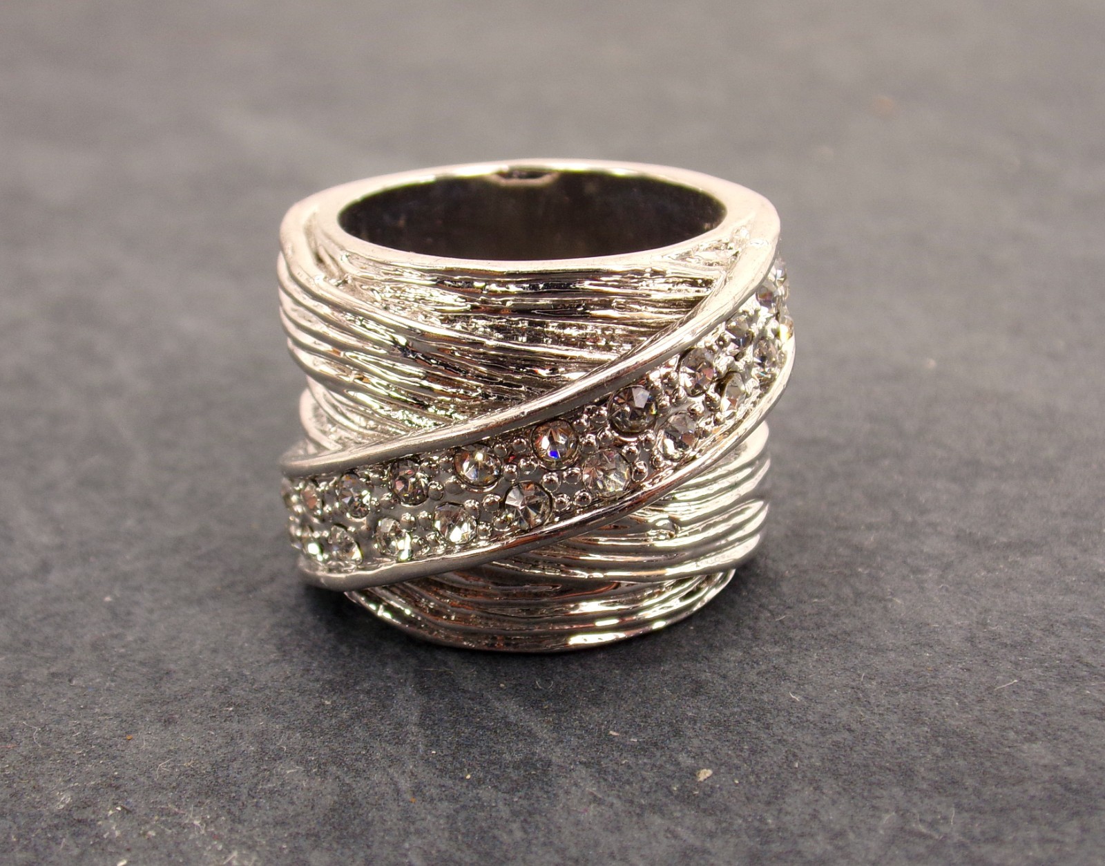 Large wide silver band ring with clear cubic zirconia stone wrap Size 7 NEW