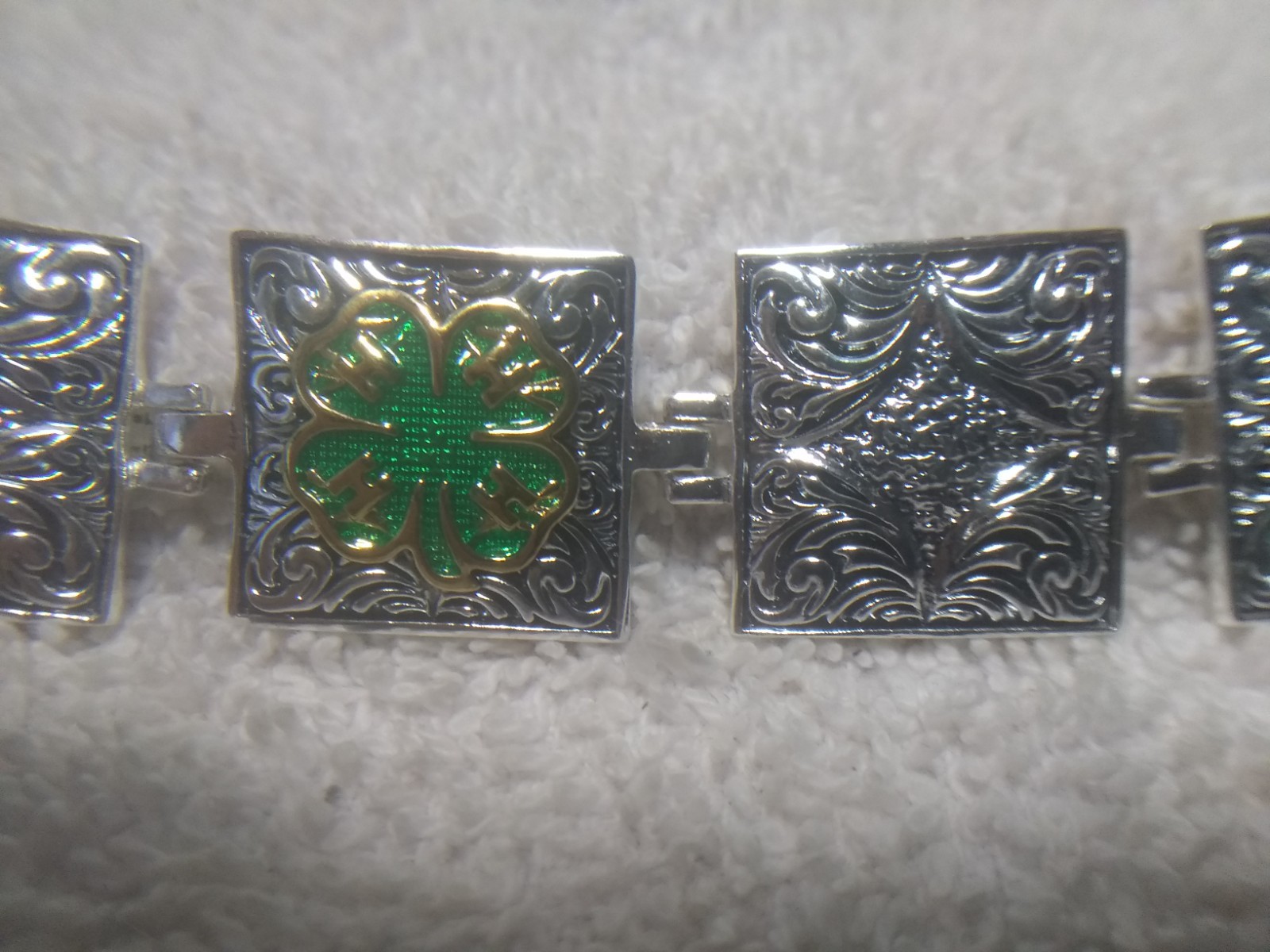 Montana Silversmiths Silver Green Engraved 4 Leaf Clover Bangle Bracelet NIB