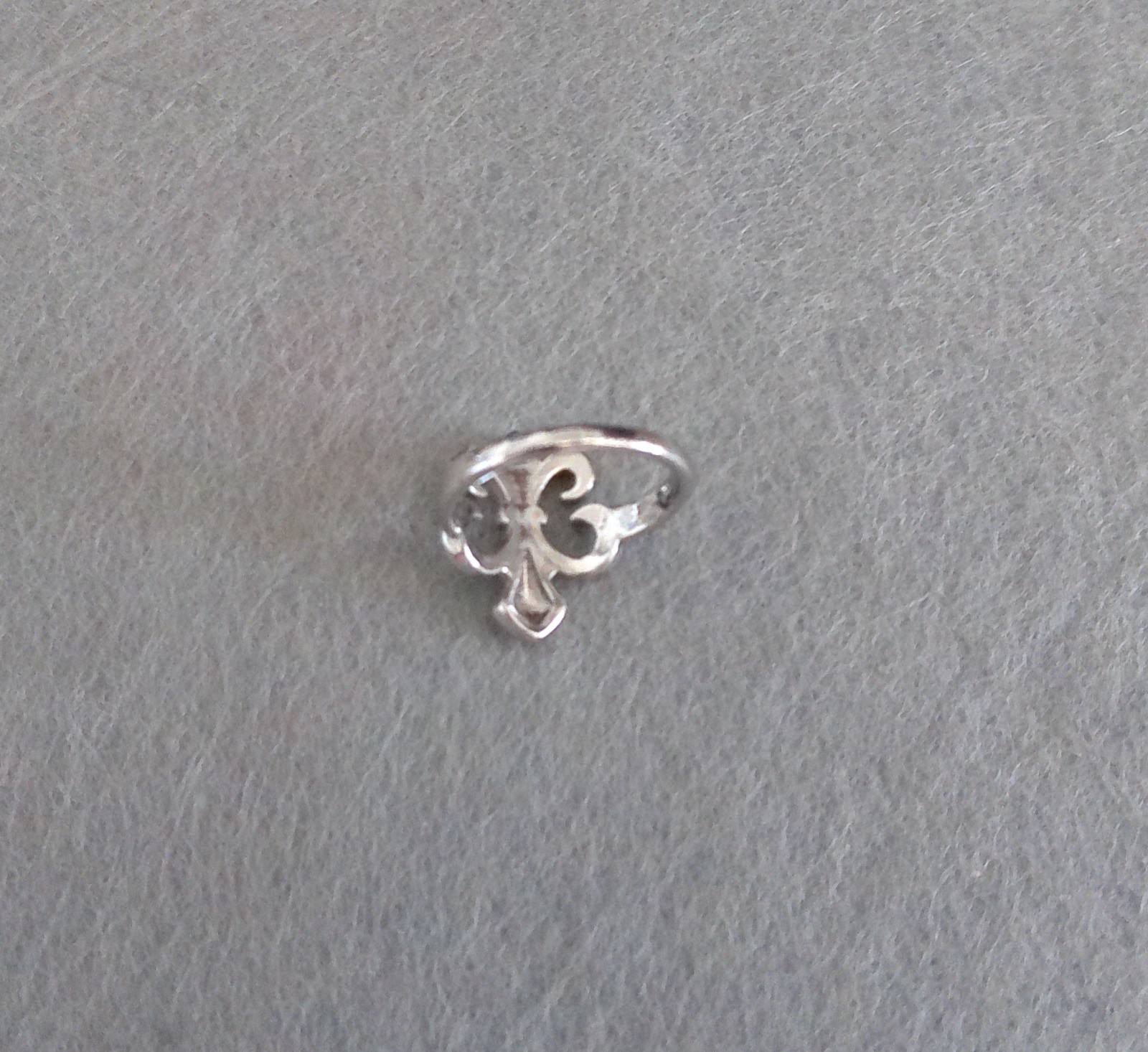 New Silvertone Fleur de Lis Ring Size 7.5 Perfect for All Occasions!