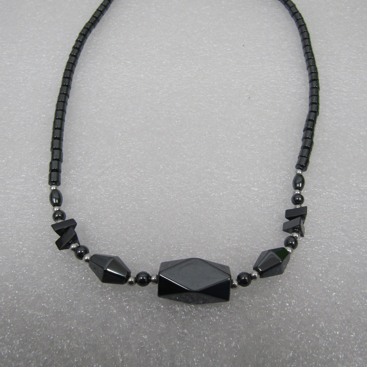 Women’s Jewelry Black Necklace Hematite Beads None Magnetic