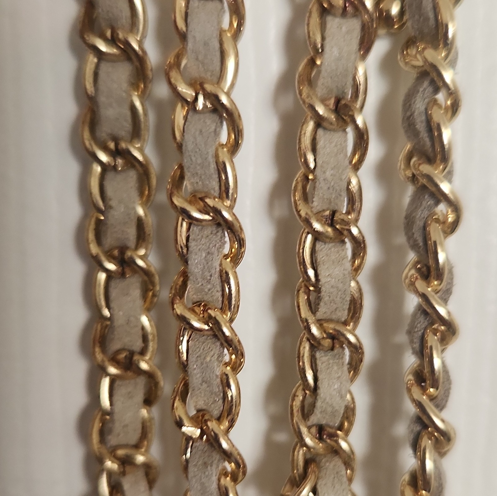 Gold Tone Cable Chain Shell Charm Pendant Necklace Lobster Clasp