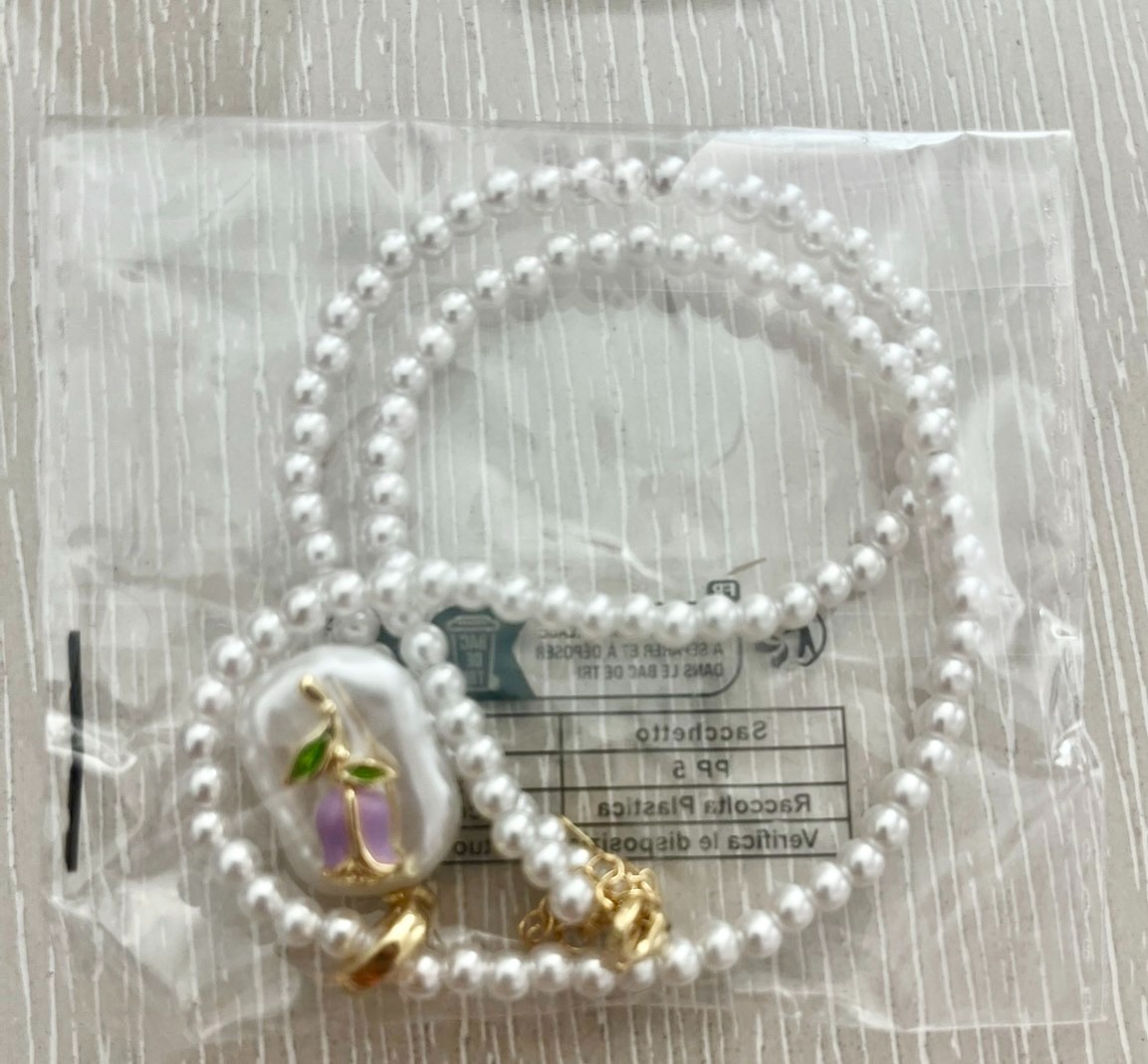 Women’s Pearl style Pendant Necklace