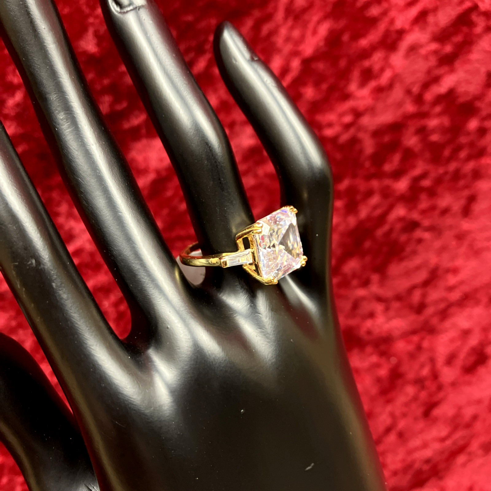 Macy’s CZ Asscher Cut Center Stone Ring In Gold Plate Size 6 NWT RP $60