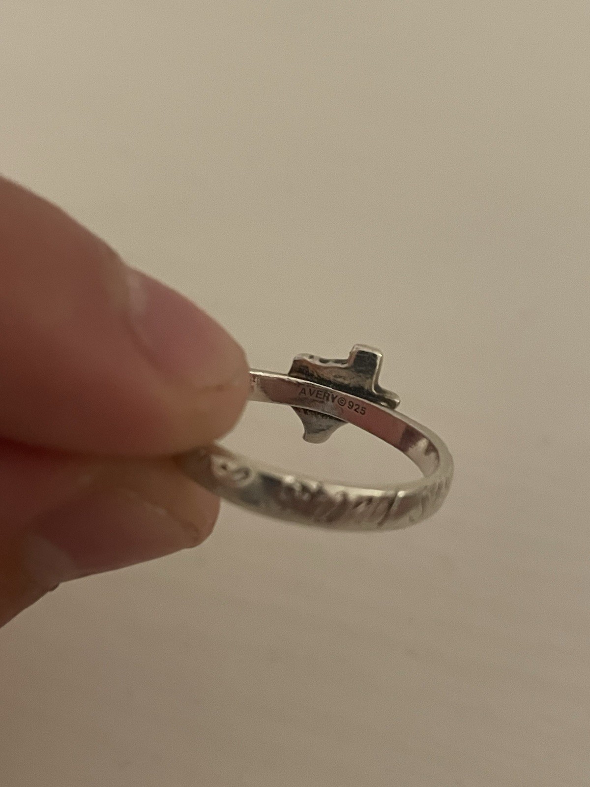 James Avery Signed 925 Sterling Silver Heart Band Ring Size 7, 2mm