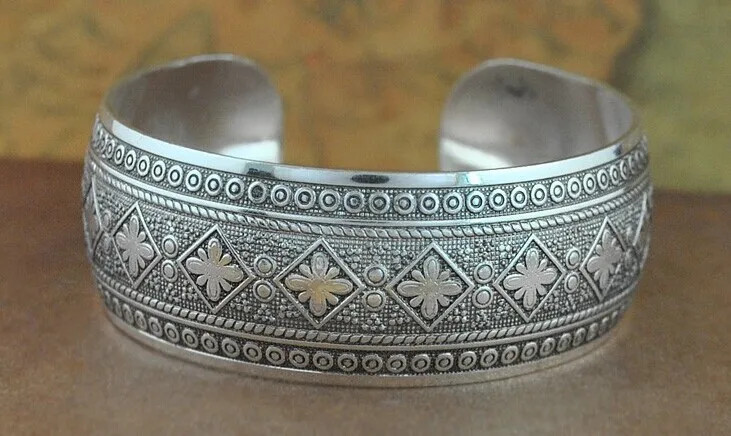 Classi Cuff Bracelet Tibetan Silver Plated Carved Flower Animal Opening Bangle