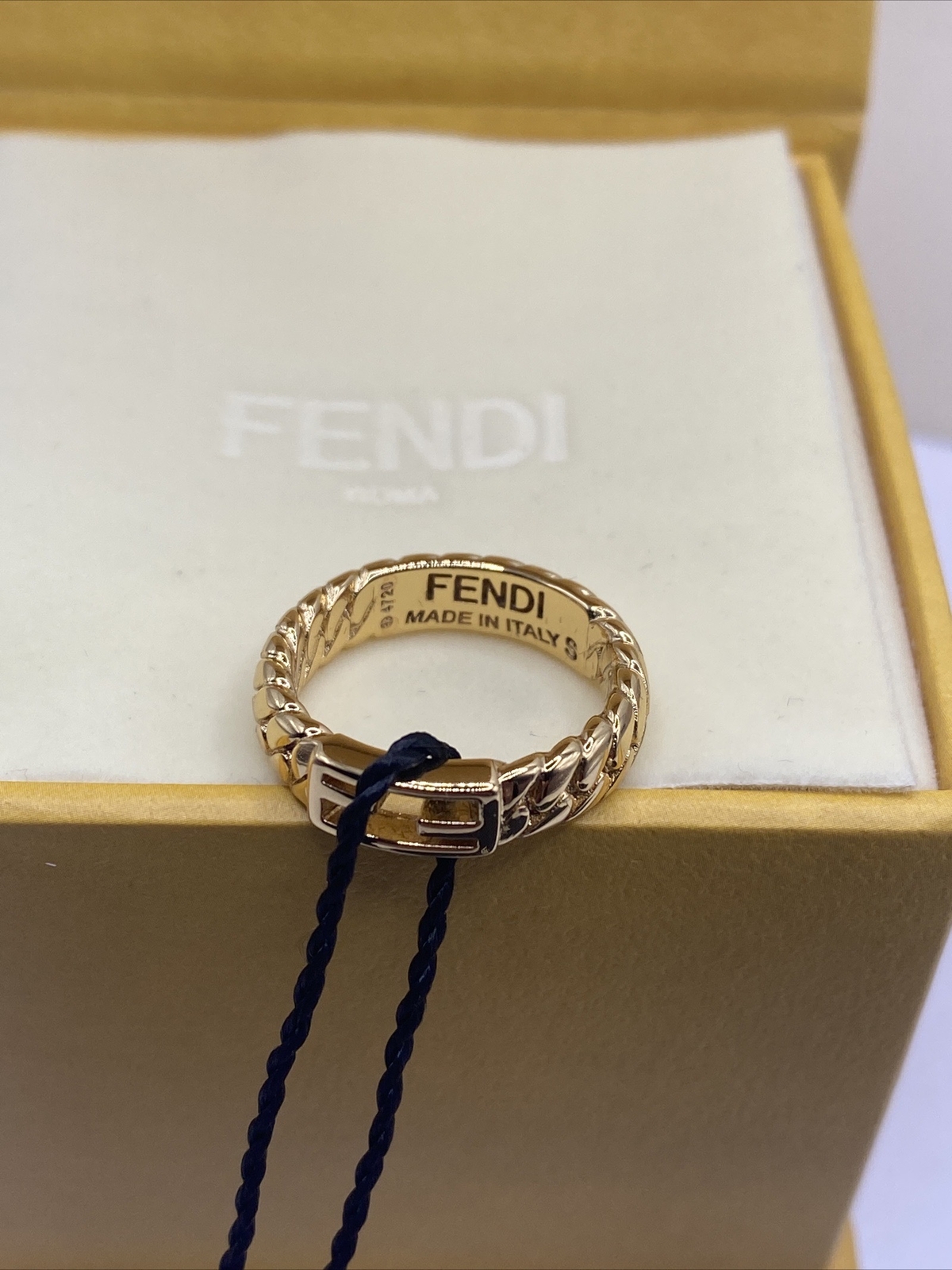 FENDI BAGUETTE RING IN GOLD COLOR RING. SIZE FENDI S / USA 5.5. NEW & AUTHENTIC