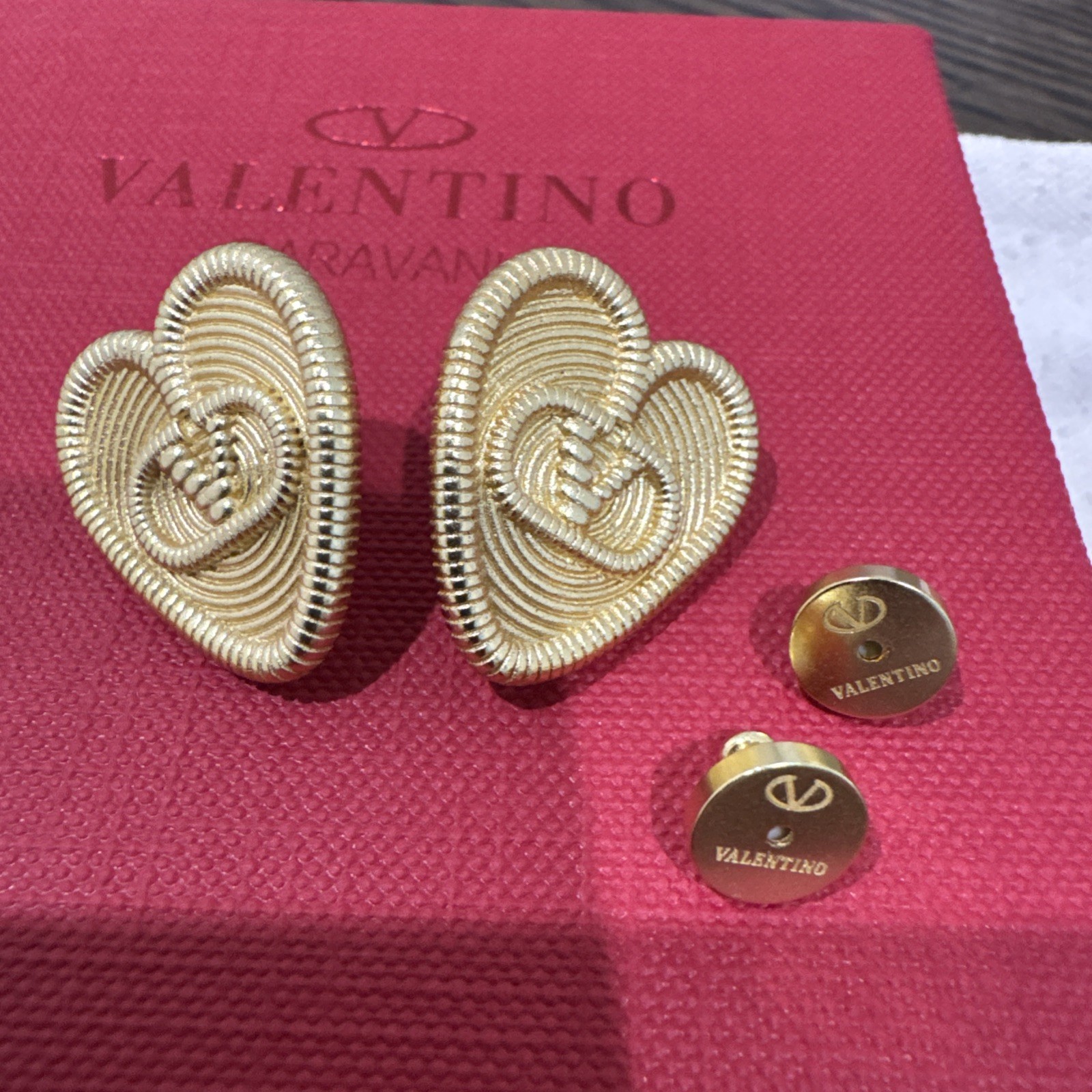 Valentino Garavani heart-shape stud earrings Gold Made in Italy Contemporary