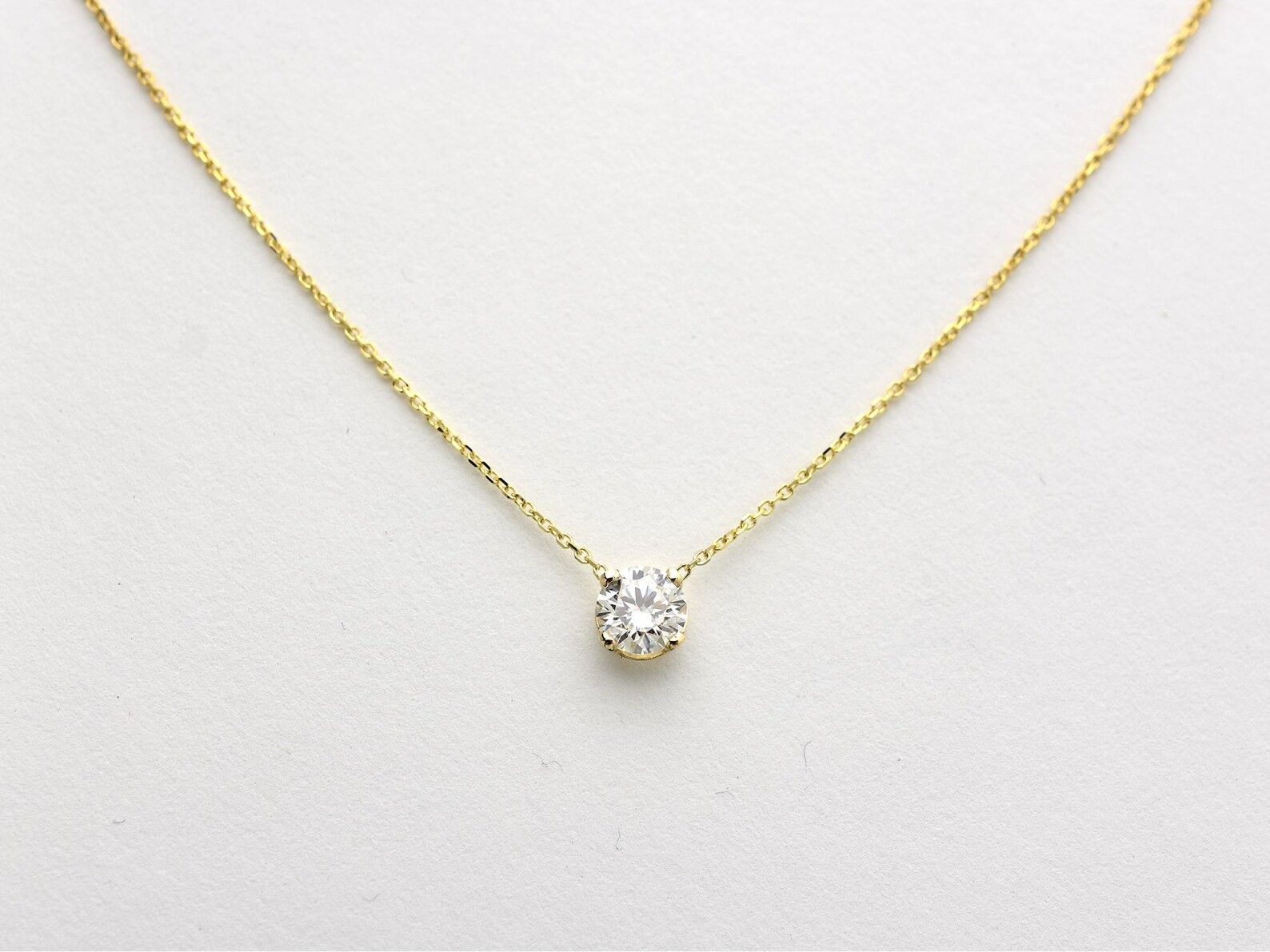 Lab Grown 1.00 Ct Round EF VS Diamond Prong Solitaire Necklace in 14K Solid Gold