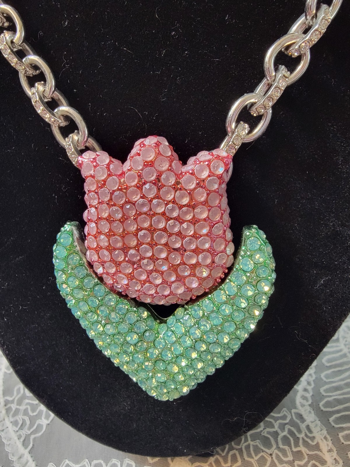 Betsey Johnson Authentic Hop To It Tulip Necklace Easter Spring Flower Chunky