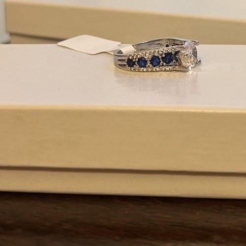 Size 7 Diamond CZ Solitaire In Silver Tone Sapphire Band No Mark