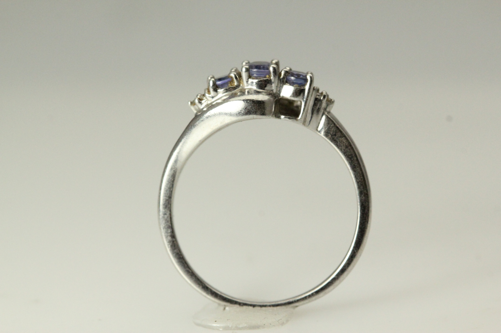 925 Sterling Silver Pale Blue Stones Size 7 Ring 2.4 Grams (RIN7138)