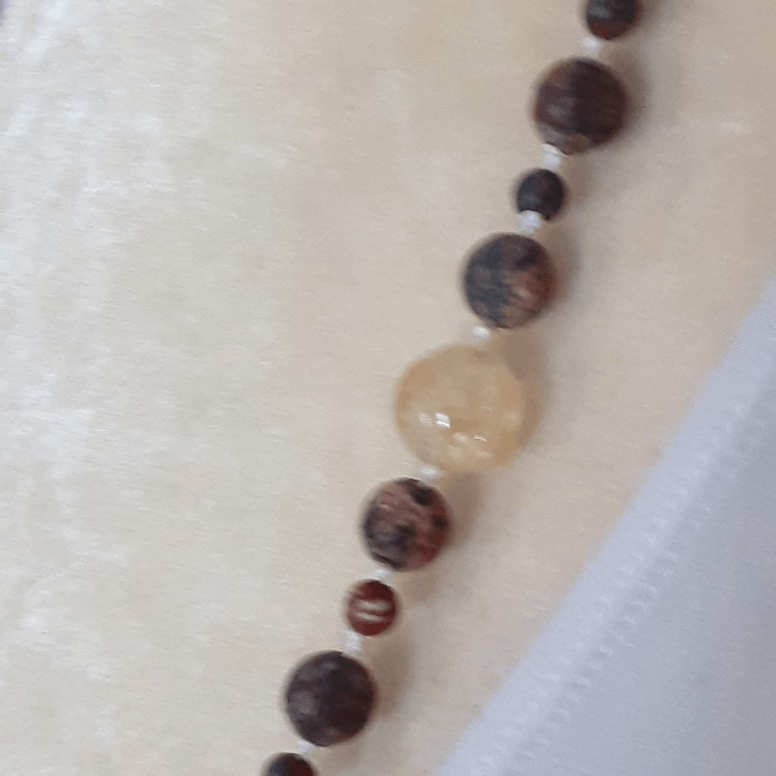 Semi-precious stone beaded necklace agate? 32″ natural tones