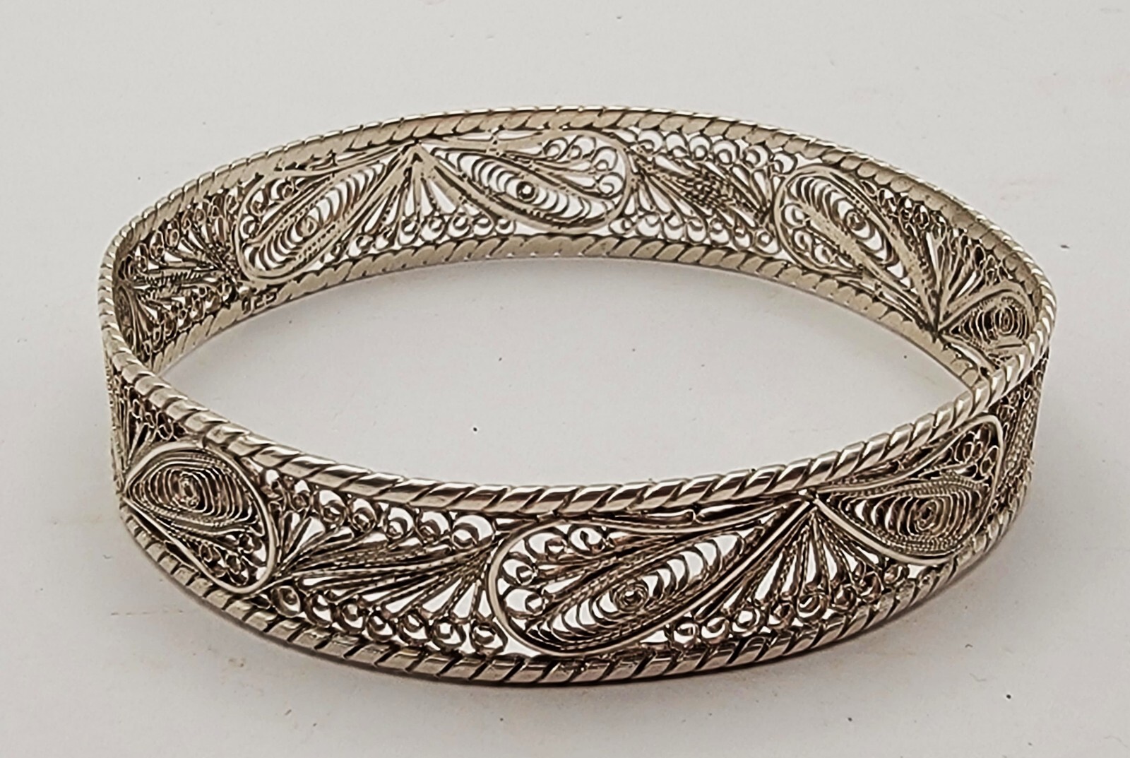 Vtg Stamped 925 Sterling Silver tone Filigree 2 1/2″d Bangle Bracelet 15.7g